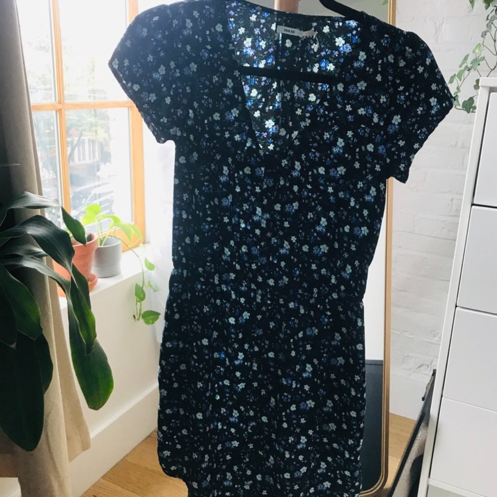 Black Floral Urban Outfitters Silky Shirtdress SM
